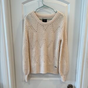 🦋A&F Cream Crew Neck Sweater🦋
